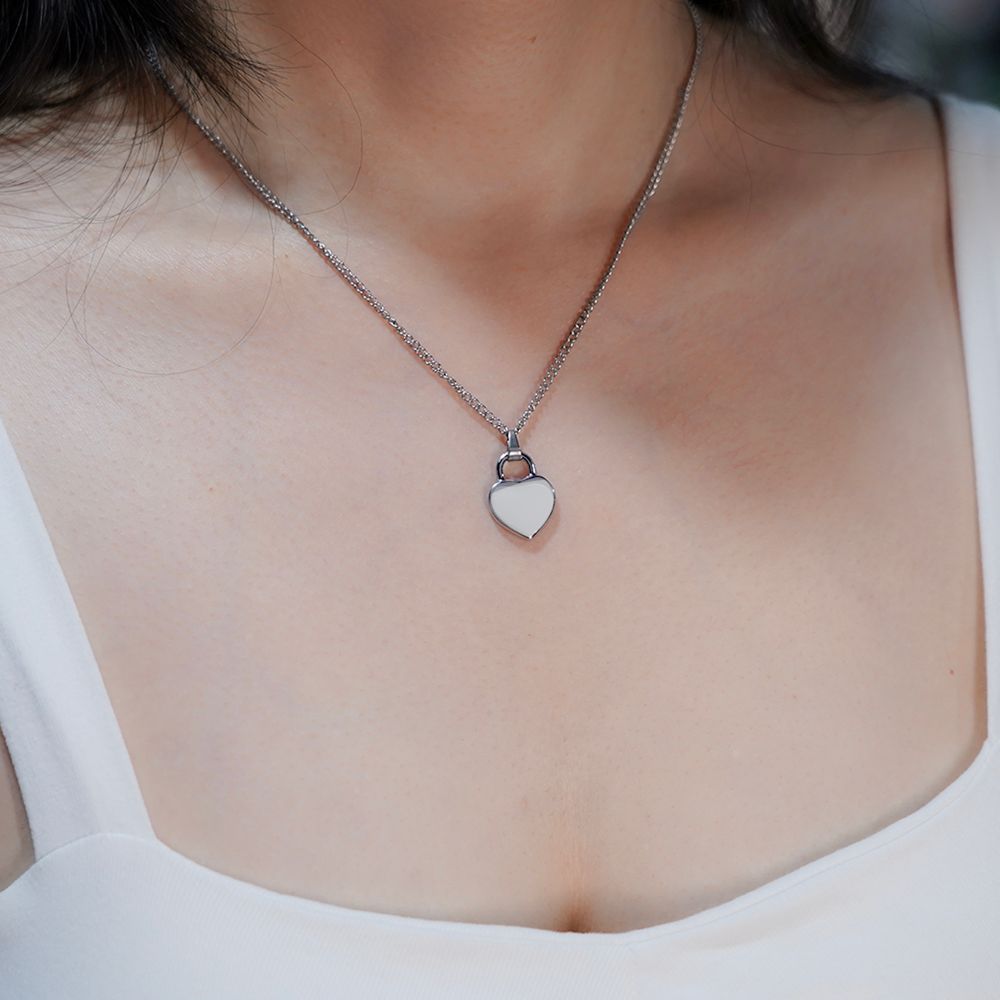 Collana con ciondolo a forma di cuore iniziale